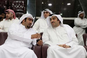 المحامي احمد الشحومي وخالد الروضان يتابعان المباريات