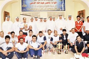 اللواء ناصر الدعي متوسطا عددا من الفائزين بمسابقات الحرس الوطني الرمضانية﻿