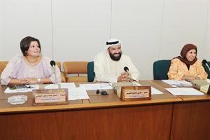 د سلوى الجسار ود علي العمير ود اسيل العوضي خلال اجتماع التعليمية