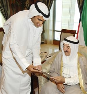 سمو الامير يطلع على مشروع السارية﻿