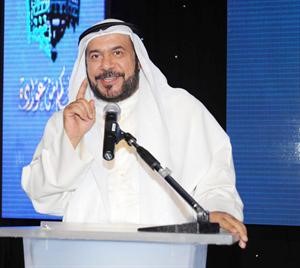 العقيد محمد الفارسي يتحدث للحضور