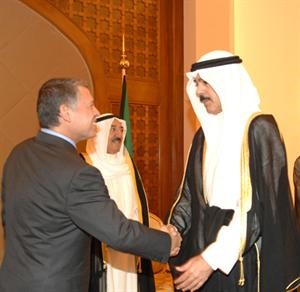الشيخ محمد الخالد مصافحا العاهل الاردني﻿