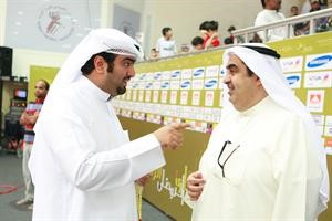 السفير عادل العيار وخالد الروضان في حديث جانبي﻿