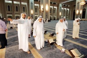 مطلق القراوي وقيادات في الاوقاف يتابعون الاستعدادات في المسجد الكبير للعشر الاواخر﻿