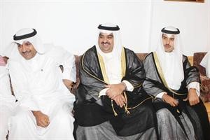 الشيخ خالد البدر والشيخ صباح ناصر المحمد واحد الحضور﻿