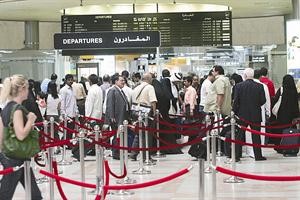 ازدحام شديد في مطار الكويت الدولي خلال فترة العيد 
﻿