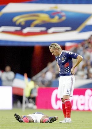﻿الخيبة والحسرة باديتان على لاعبي فرنسا فيليب مكسيس ويون مافيلا﻿