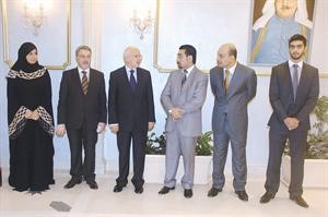 السفير العراقي محمد حسين بحر العلوم وقرينته مع عدد من الحضور
