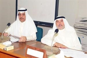 صالح عاشور ومبارك الخرينج اثناء الاجتماع