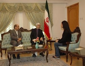 سيد محمد شهابي والمستشار في السفارة الايرانية سمير ارشدي خلال لقاء الانباء	كرم ذياب
﻿