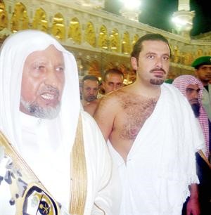 رئيس الحكومة سعد الحريري في ملابس الاحرام يؤدي مناسك العمرة