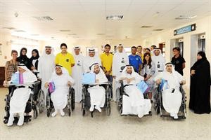 مجموعة من موظفي زين خلال زيارة دار ذوي الاحتياجات الخاصة بوزارة الشئون الاجتماعية والعمل
﻿