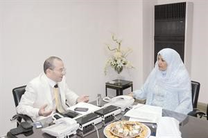د احمد الشاذلي يحاور الانباءحسن حسيني