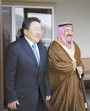 صاحب السمو الامير الشيخ صباح الاحمد خلال لقائه الرئيس المنغولي
﻿