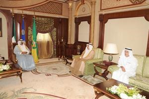 سمو نائب الامير مستقبلا علي البغلي وعامر التميمي﻿