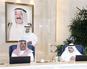 الشيخ جابر الخالد وروضان الروضان خلال الاجتماع
