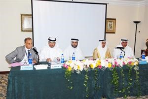 عبدالعزيز الرومي وفيصل الانصاري ونورالدين الزوالي خلال اللقاء﻿