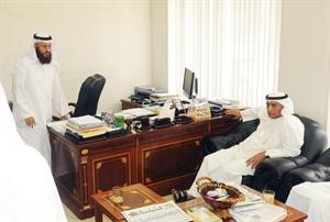 محمد هايف وشعيب المويزري اثناء الاجتماع
