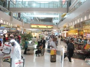 3.9 ملايين مسافر و199 ألف طن شحن عبر مطار دبي في أغسطس
