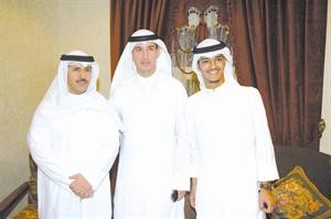 طلال العتيبي وعبدالعزيز العتيبي يباركان
