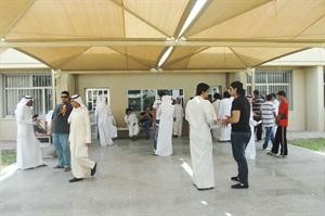الطلبة خلال عملية التسجيل
﻿﻿سعود سالم﻿