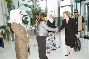 حنان حمدان مرحبة بالسفيرة الاميركية كرم ذياب