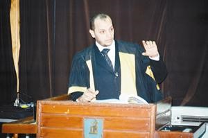 د الجبالي اثناء مناقشة رسالة الدكتوراة