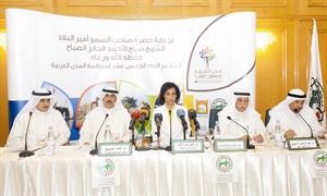 ممنى بورسلي تتوسط معبدالرحمن الدعيج وماحمد العدساني وماحمد الصبيح وماحمد المنفوحي خلال المؤتمر الصحافي
متين غوزال

