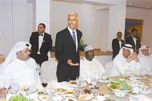 السفير الجزائري يلقي كلمة
