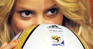 العيون راقبت تالق الجزيرة الرياضية في مونديال2010﻿