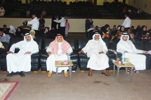 علي حسن ودعيج الشمري في مقدمة الحضور	قاسم باشا﻿