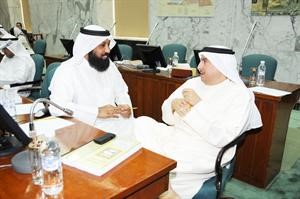 حديث بين ممحمد الهدية ومانع العجمي
