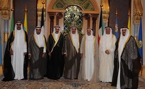 صاحب السمو مستقبلا احمد الهارون وصالح الفلاح ومهدي الجزاف وديوسف العلي ودنايف الحجرف وصالح اليوسف﻿