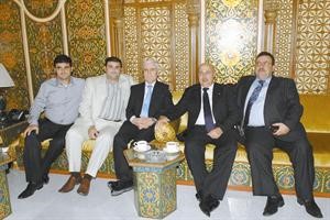 دفؤاد نقولا والوزير دتامر الحجة والسفير بسام عبدالمجيد والزميل فريد سلوم وماكرم سلوم
