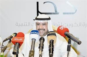 الشيخ احمد الفهد متحدثا خلال اطلاق مبادرة ذخر محمد ماهر
