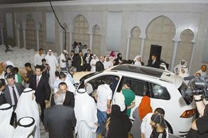 الجمهور حرص على الاطلاع على فولكس واجن طوارق 2011 الجديدة