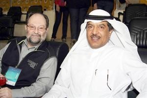 محمد المعتوق مع رئيس الاتحاد الدولي لكرة الطاولة ادهم شرارة﻿