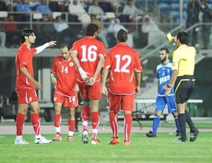 اداء الازرق امام البحرين يستحق عليه البطاقة الصفراء﻿