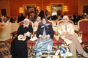 دالخرافي في مقدمة الحضور اثناء افتتاح المؤتمر
كرم ذياب
