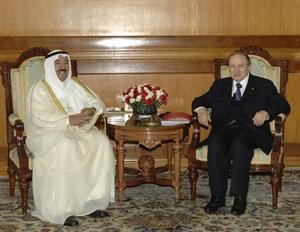 صاحب السمو الامير الشيخ صباح الاحمد خلال جلسة المباحثات الرسمية مع الرئيس عبدالعزيز بوتفليقة