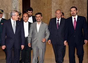 الرؤساء الثلاثة ميشال سليمان وسعد الحريري ونبيه بري في استقبال الرئيس احمدي نجاد في بعبدا
﻿