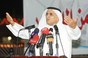 محمد الخليفة خلال حديثهمتين غوزال