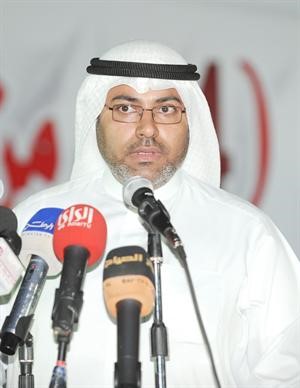 احد المتحدثين في الندوة
