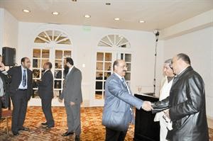 دمطر المطيري وعادل الخرافي مرحبين بالسفير الرومي ﻿