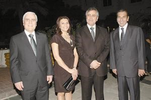 السفير السوري لدى الكويت بسام عبدالمجيد مرحبا بنظيره في لبنان السفير علي عبدالكريم كرم ذياب
