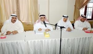 محمد العريفان وخالد العنزي وظاهر الصويان خلال المؤتمر الصحافي
﻿