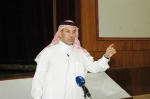 المستشار الخبير د محسن بن نايف العتيبي متحدثا كرم ذياب