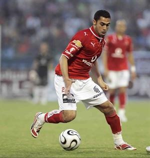لاعب الاهلي احمد فتحي يسبب قلقا لادارة القلعة الحمراء
