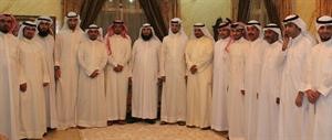 نافع العنزي في لقطة تذكارية مع الوفد البحريني وعدد من المدعوين
﻿