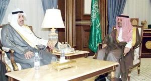جانب من اجتماع امير منطقة المدينة المنورة الامير عبدالعزيز بن ماجد والسفير الشيخ حمد الجابر﻿